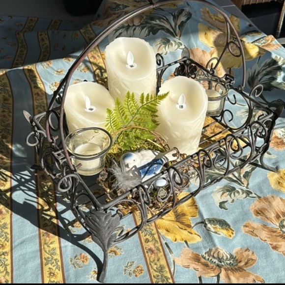 SL@H Acanthus Vintage Handled wire basket with Candle Holders - Picture 4 of 7